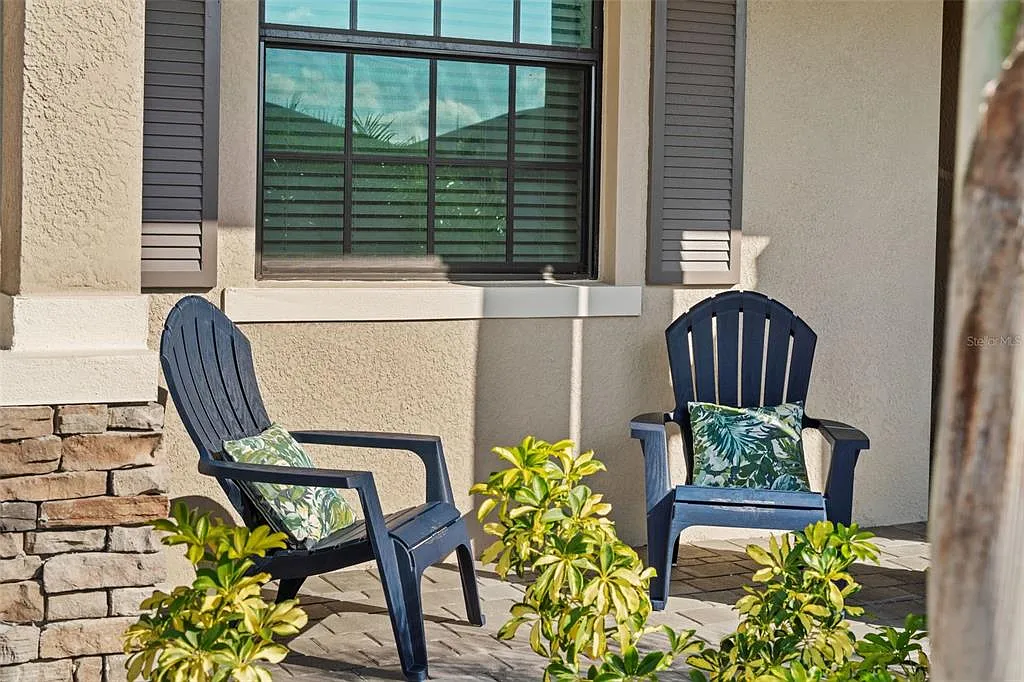 3 bed, 3.0 bath, 1840 sqft, $2,200 — Photo 2