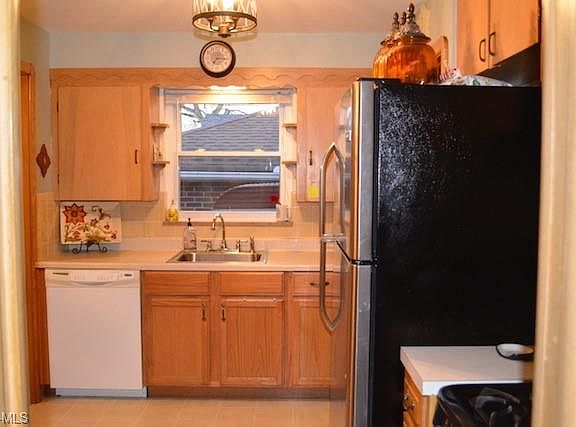 4th image of 6128 Stratford Dr