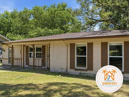 905 Lagoon Dr Photo 1