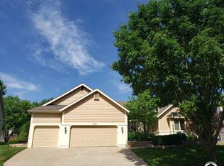 1009 Wildwood Dr, Lawrence, KS 66049
