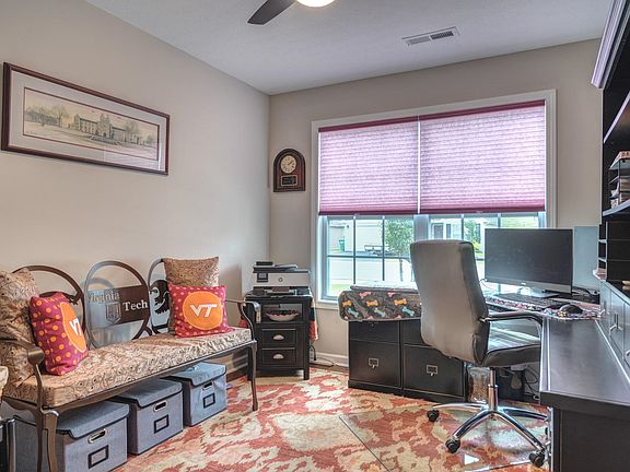 3rd image of 2160 Glade Dr SE