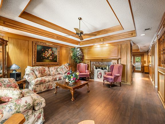 4th image of 403 Riva Rdg