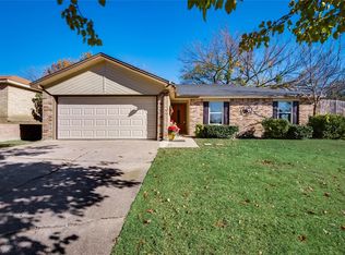 852 Blue Ridge Dr, Burleson, TX 76028