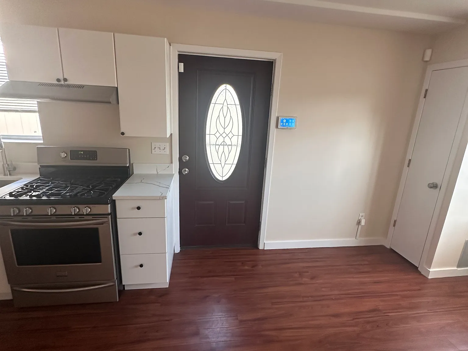 1 bed, 900 sqft, $2,600 — Photo 1
