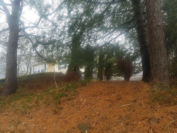 3rd image of 44 Barbara Ln