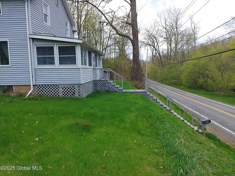 4th image of 73 River Road