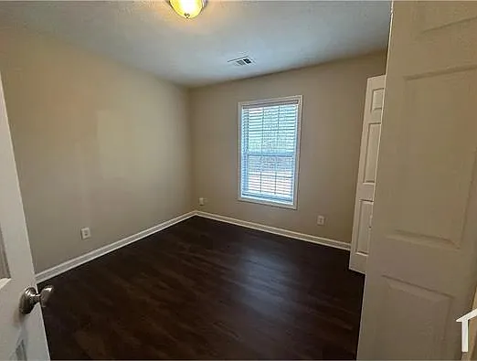 4 bed, 1818 sqft, $3,900 — Photo 3
