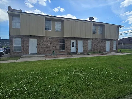 64 Carriage Ln #D Photo 1