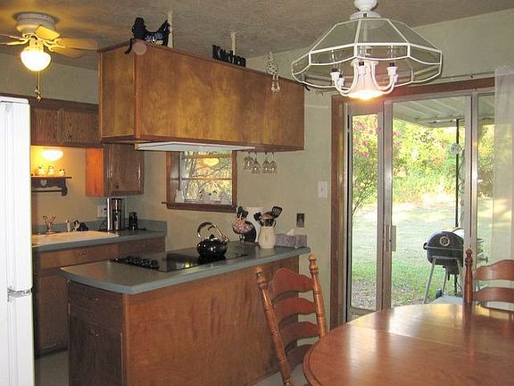 3rd image of 317 Hideaway Ln E