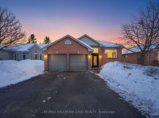 12 Webb St, Barrie, ON L4N6V2