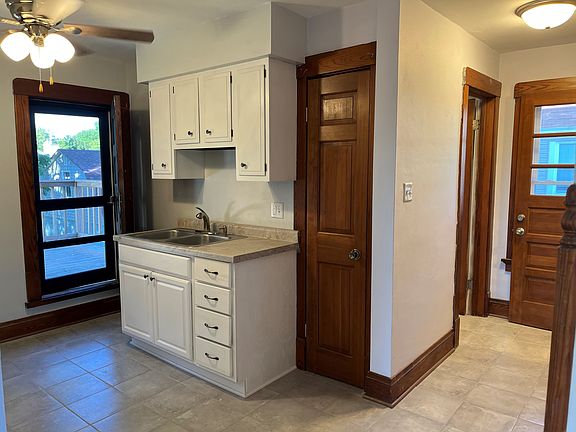 2nd image of 608 E Cady St