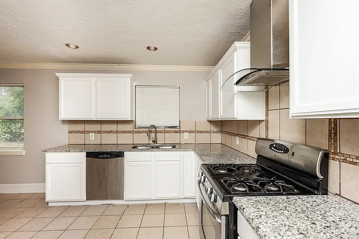 6909 Valhalla Rd — Photo 7