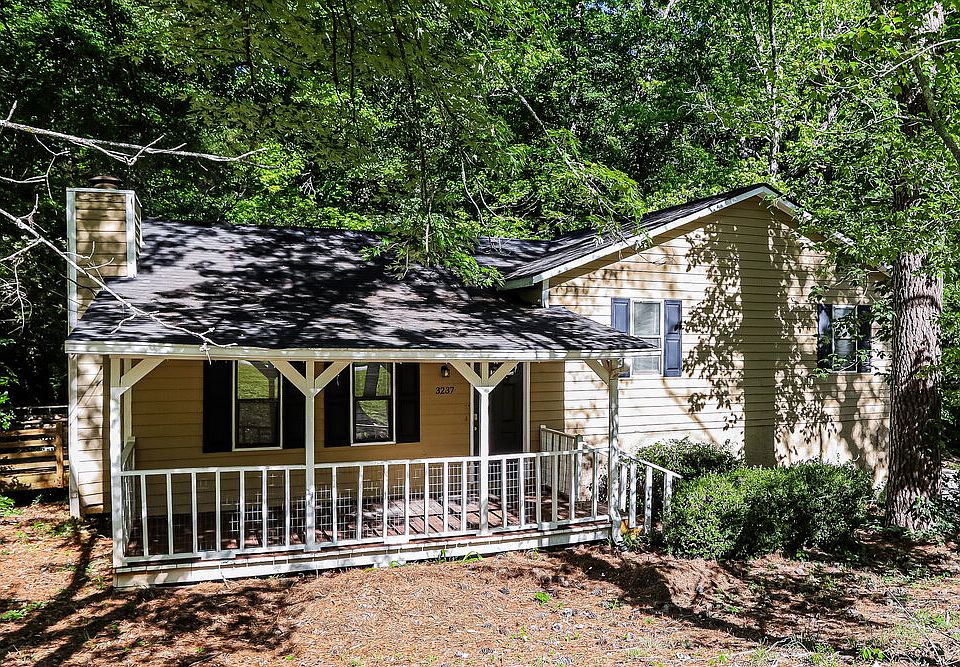 1st image of 3237 Carmel Dr