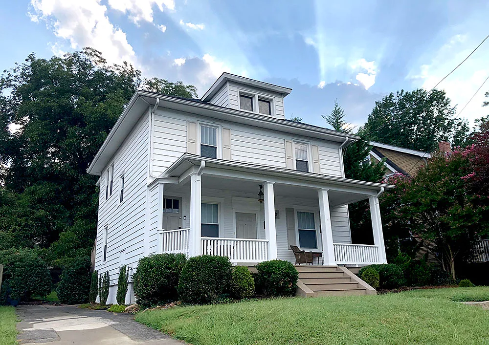 Front of duplex - 523 Arbutus Ave SE #B