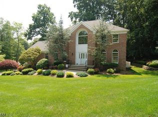 4 Everest Dr, Hackettstown, NJ 07840