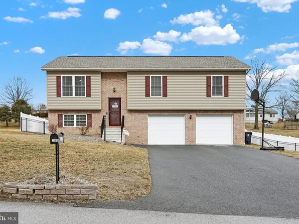 2368 Adrienne Ln, Chambersburg, PA 17202