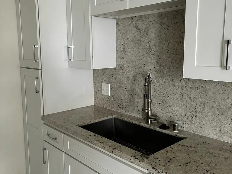 14724 Victory Blvd #102 — Photo 3