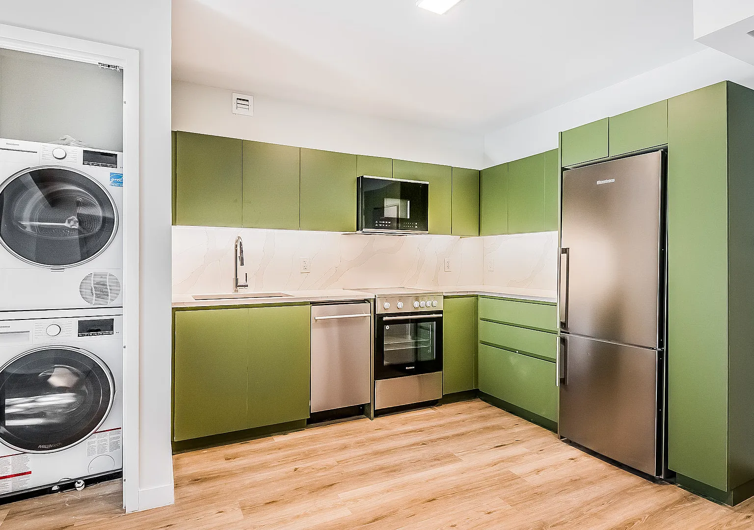 619 Throop Avenue — Photo 4