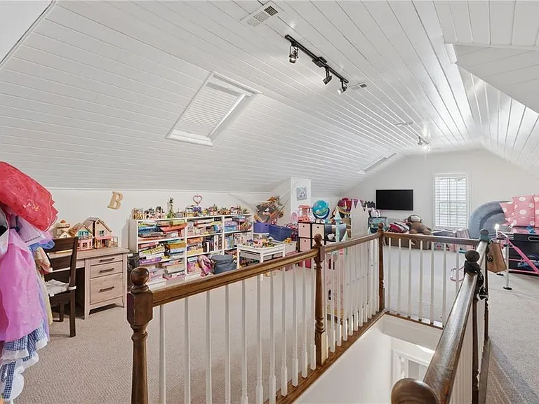 1737 Kinsmon Cv — Photo 31