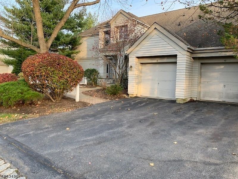 1st image of 10 Harker Hill Dr #1210