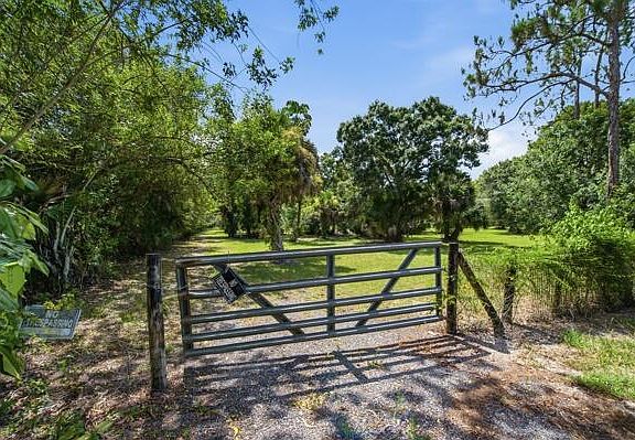 4th image of 3761 C Road