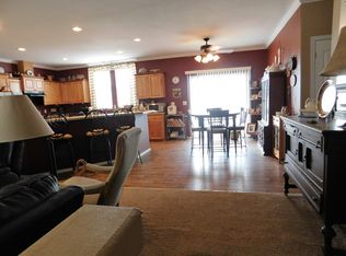 4225 Harmon Ln, Carlsbad, NM 88220