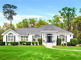 1083 River Dr SW, Darien, GA 31305