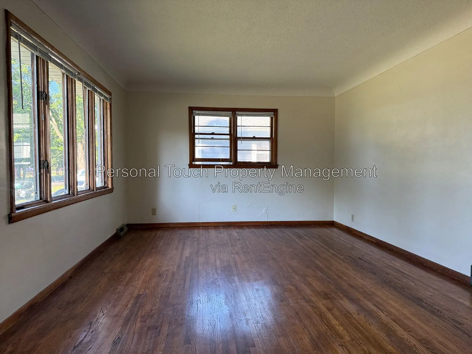 4 bed, 2.0 bath, 2000 sqft, $1,795 — Photo 2