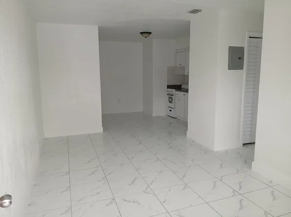 5805 NW 7th Pl, Miami, FL