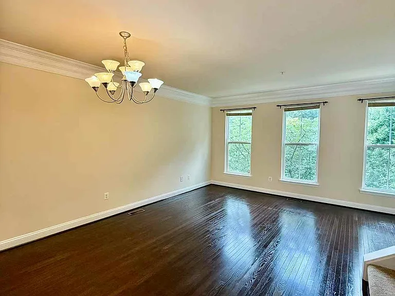 11918 Weybridge Ln — Photo 21