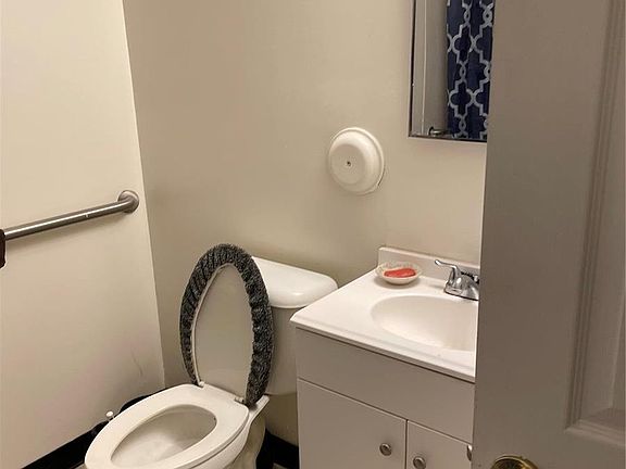 5th image of 3742 N Market St