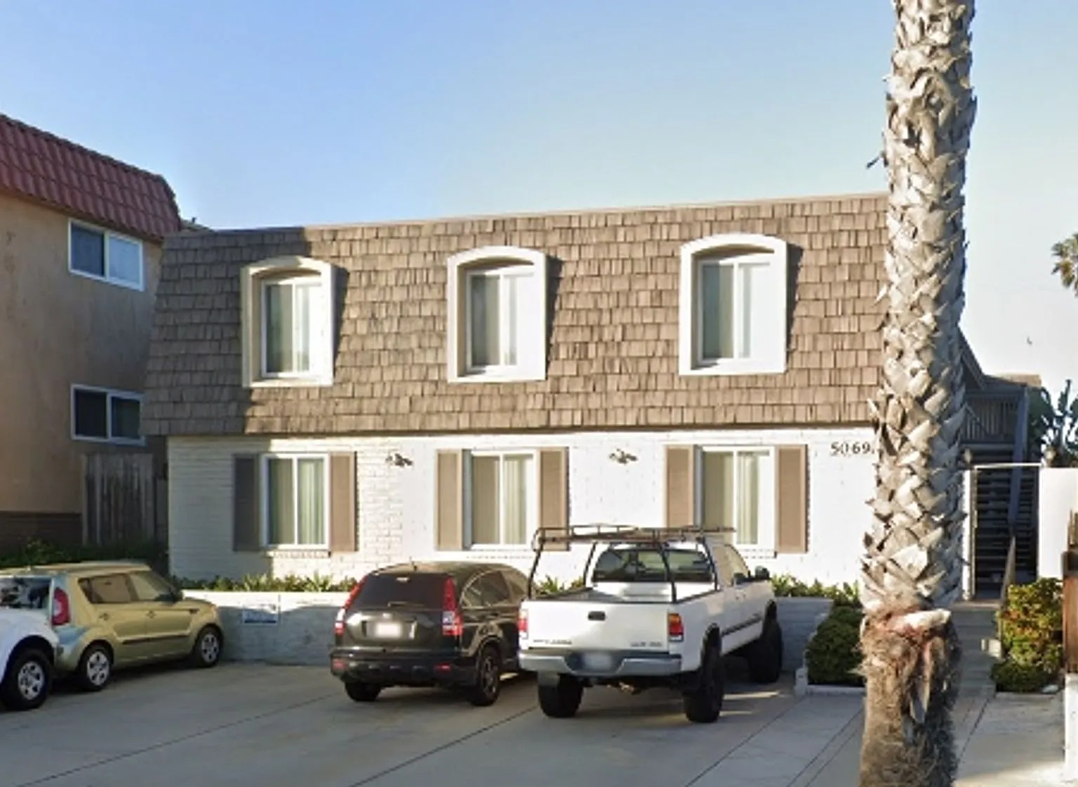 5069 Saratoga Avenue — Photo 2