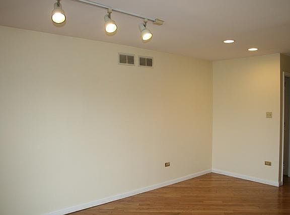 4th image of 3484 Willowview Ct #3484