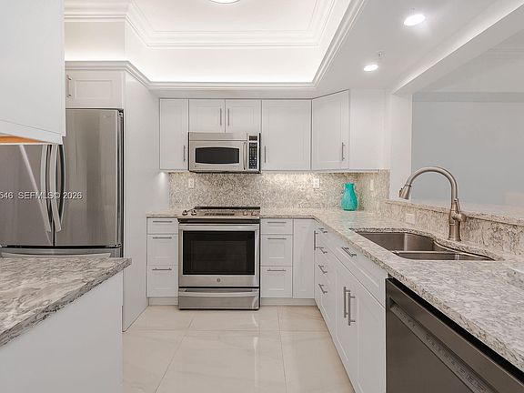 5th image of 3020 NE 32nd Ave APT 1401