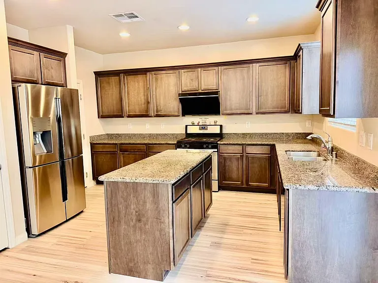 8938 Whitten Park Ave — Photo 9
