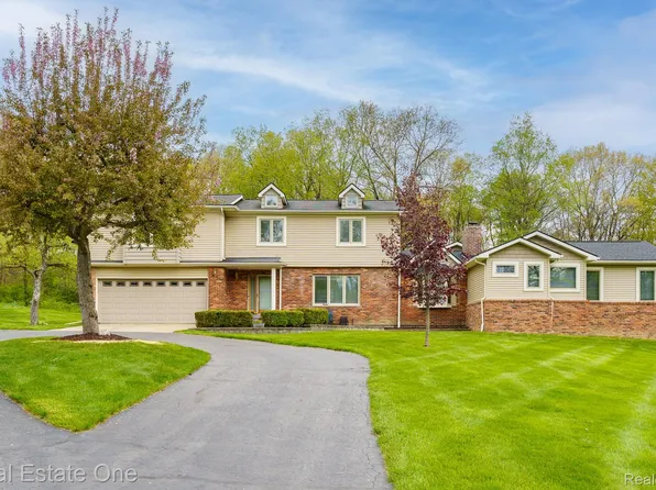 9243 Sherwood Dr, Davisburg, MI 48350