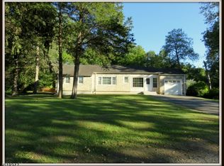 920 E Walnut Dr, Newton, NJ 07860