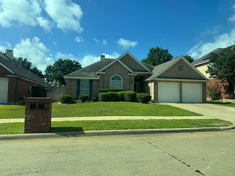 2306 Denham Dr — Photo 10
