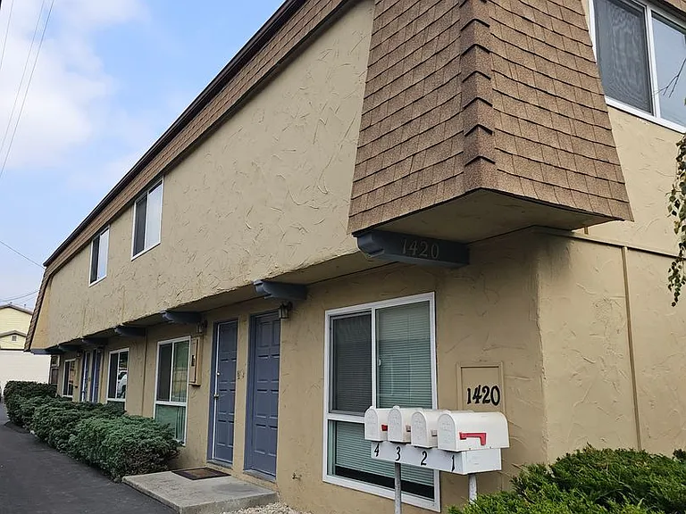1418 & 1420 Carmel St — Photo 1