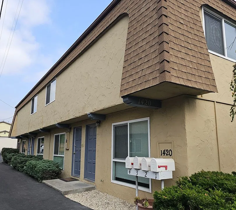 1418 & 1420 Carmel St