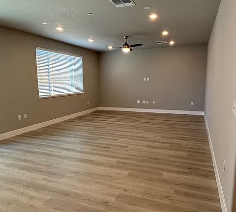 3rd image of 825 Salt Flat Ln
