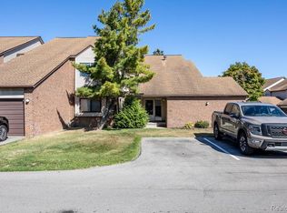 6620 Ridgefield Cir APT 205, West Bloomfield, MI 48322