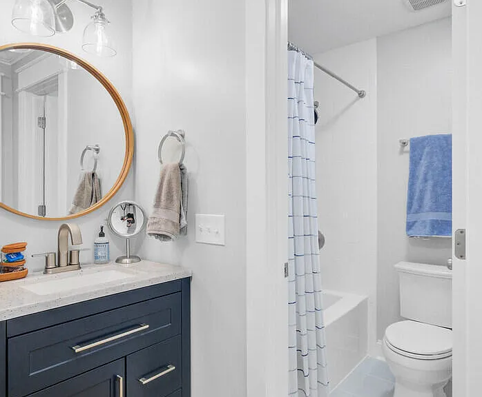 2076 Presidio Dr — Photo 3