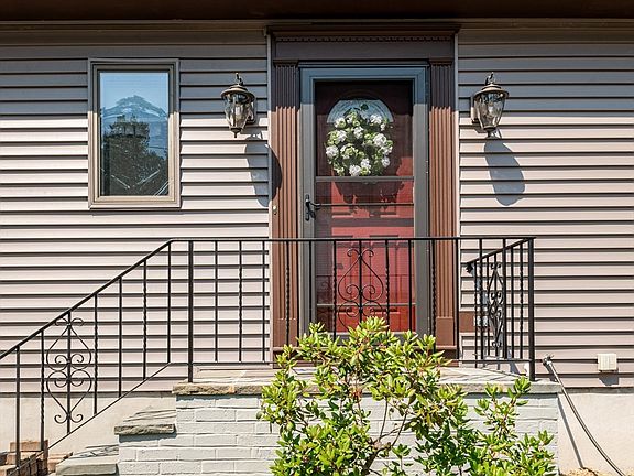 2nd image of 217 Maple St