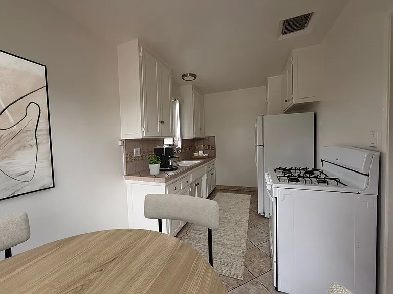 3420 Federal Ave #6 — Photo 2