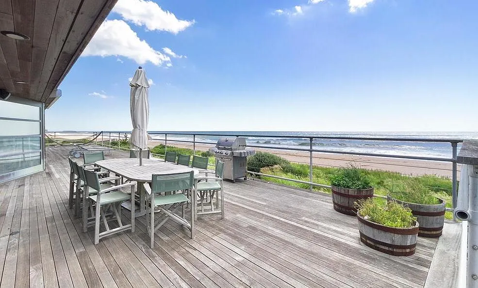Ocean Front Estate in Sagaponack — Photo 1