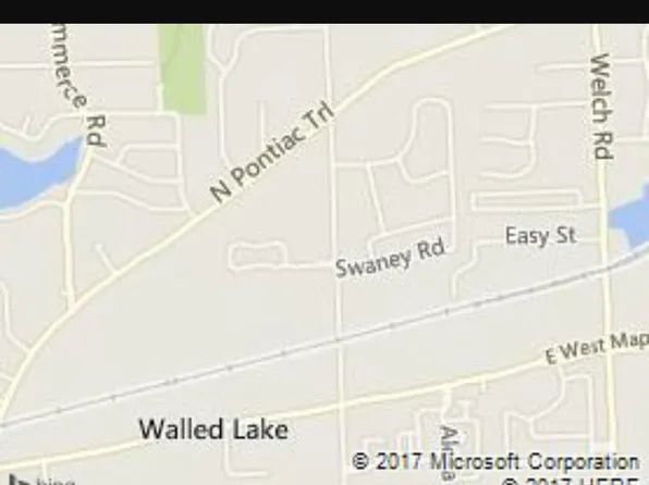 1669 Wimbledon Dr #7, Walled Lake, MI 48390