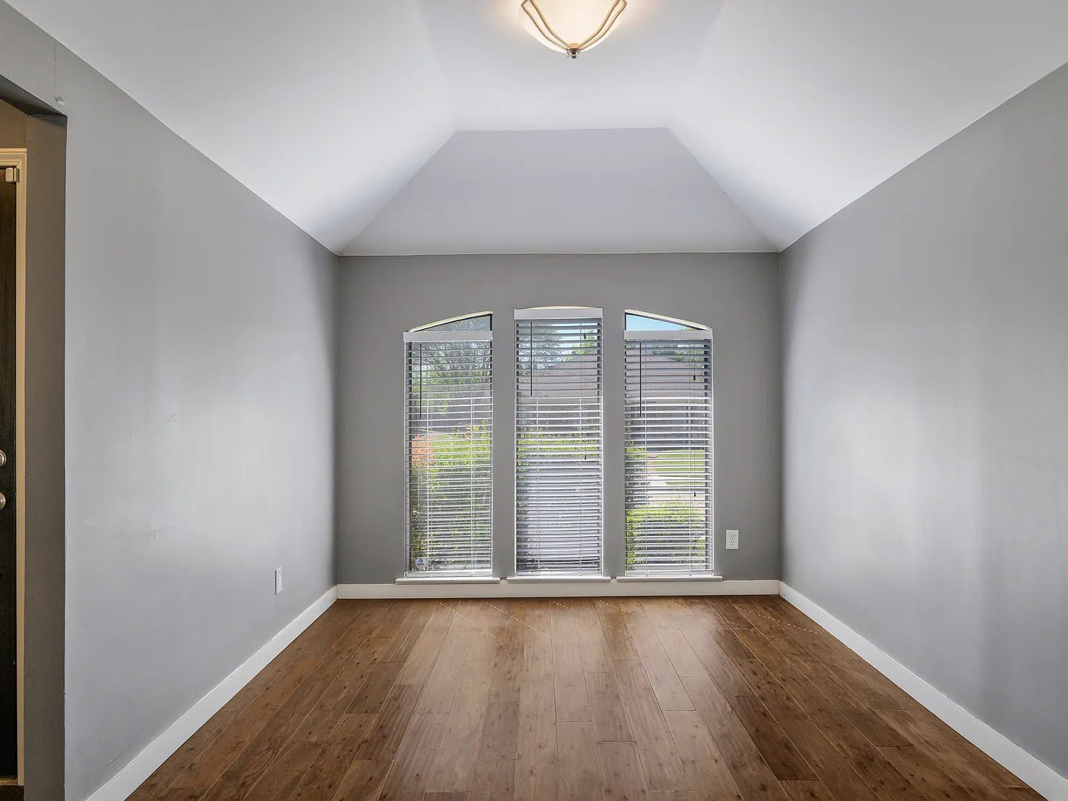 3 bed, 1892 sqft, $2,750 — Photo 4
