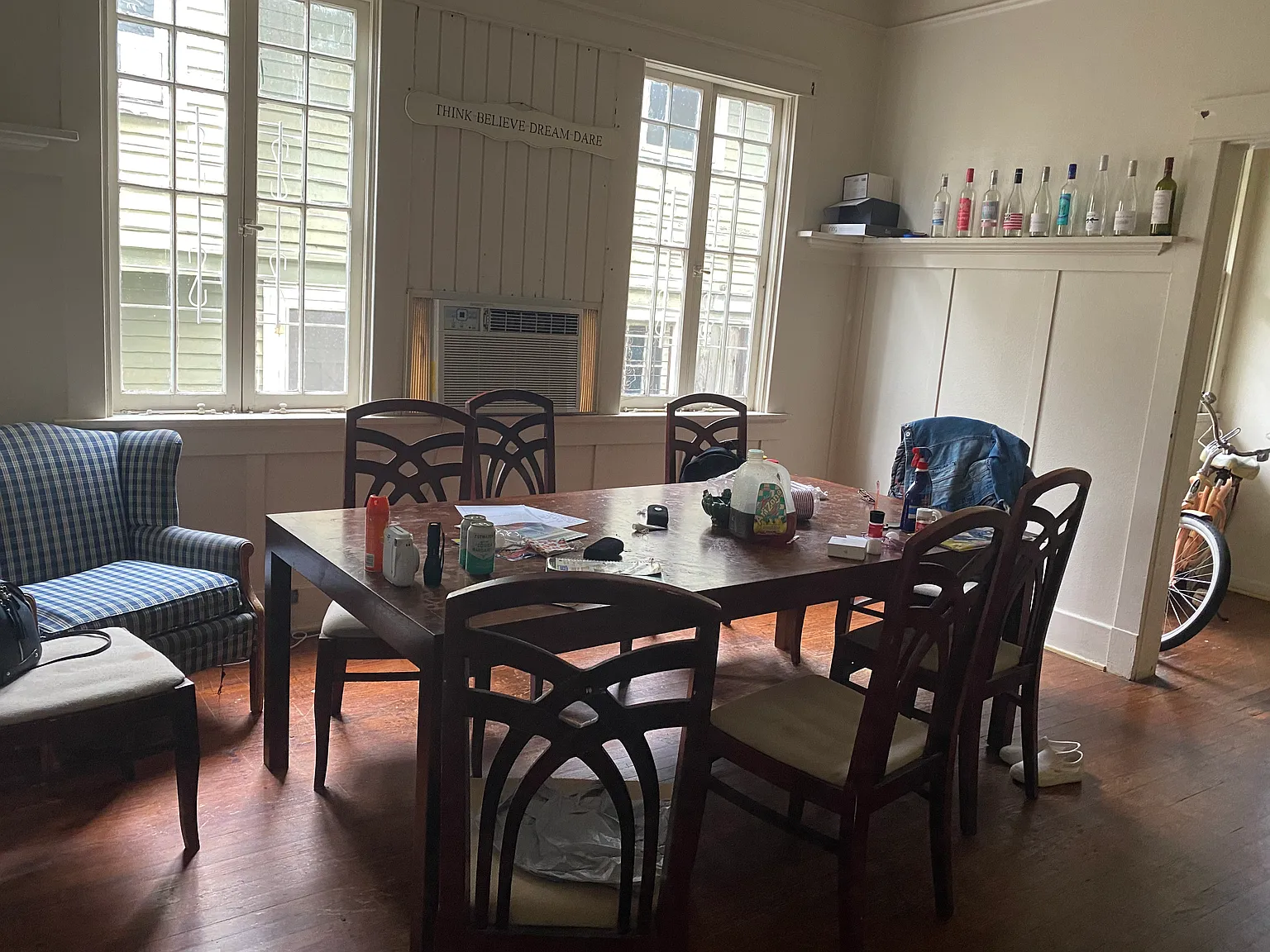 4 bed, 3520 sqft, $4,400 — Photo 3