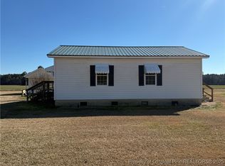 1424 Nye Rd, Lumberton, NC 28358